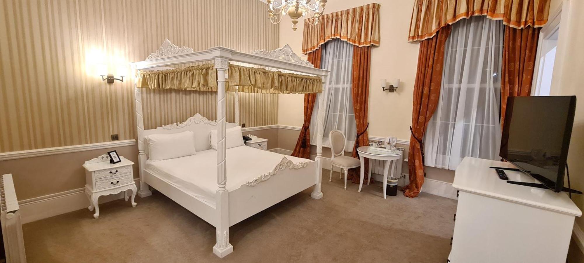 Manor Of Groves Hotel, Golf & Health Club 3*