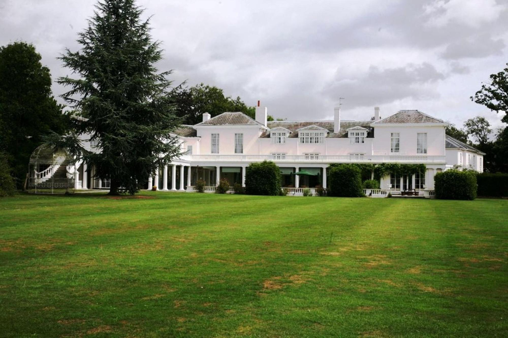 Отель Manor Of Groves Hotel, Golf & Health Club